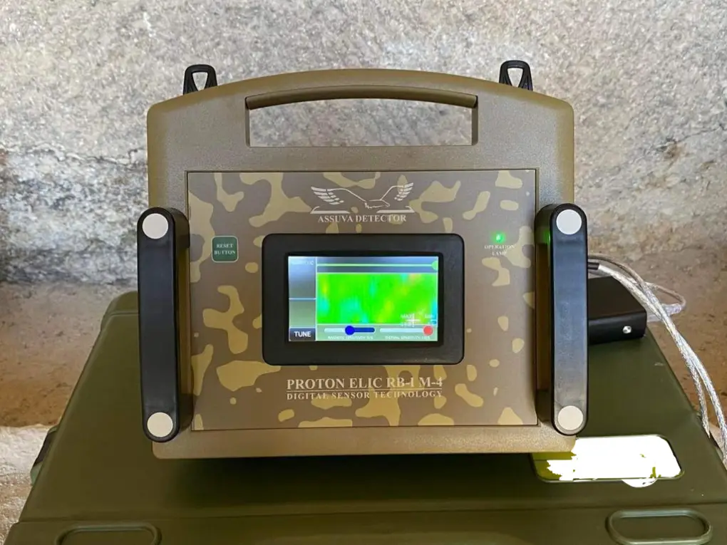 ASSUVA Proton Elic RB-I M-4 Professional Çok Sensörlü Yer Altı Görüntüleme Cihazı (64px Termal + 3 Eksenli Manyetik + Doppler Radar, Command Ekran, 3D/4D) Assuva Dedektör